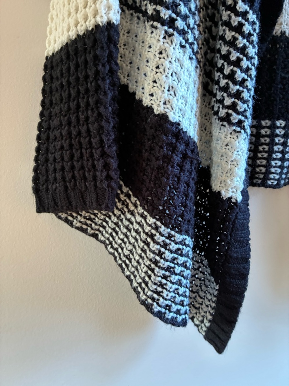 Black & White Open-Front Women's Sweater Cardigan - Picture 5 of 5